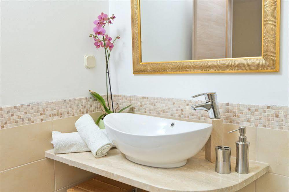 Boutique Apartments Seputic Хвар Екстер'єр фото